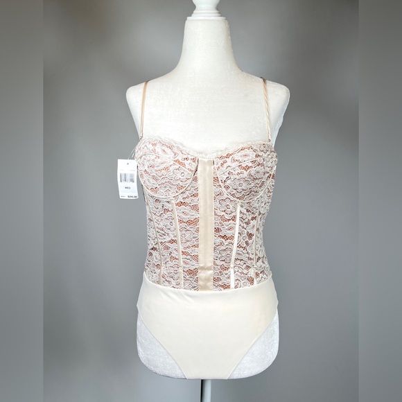 NEW! Cami NY lace bustier bodysuit teddy M